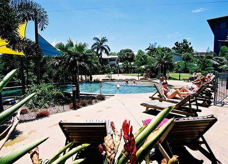Summer House Hostel *